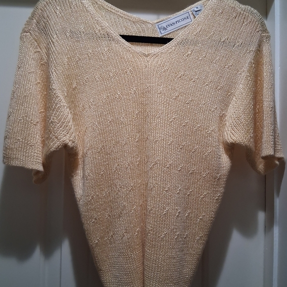 Beautiful Vintage Evan Picone Soft Yellow Short Sleeved Knit Top Size Medium - Picture 1 of 5
